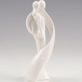 Figura de Porcelana de Novios Envolventes