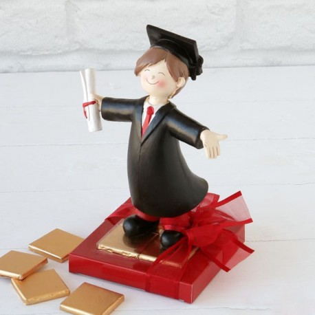 2 Figuras Graduación Chico 8 Chocolates