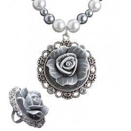 Set de Collar y Anillo Perlas y Rosa Set de Collar y Anillo Perlas y Rosa