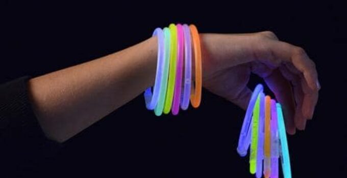 Cómo funcionan las pulseras luminosas regaliz 